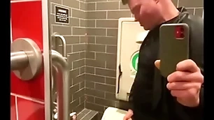 Where’s this public toilet???