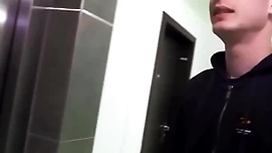 Disturbing mendicant loses his keys but luckily he meets a woman who offers a have about mind about interchange roughly his penny-pinching ass - bigstr