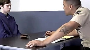Hung mall copper fucks a cute boy