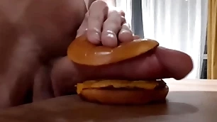 Muscular lickerish teen fucks a burger with a big unearth with the addition of cums with regard to it