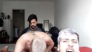 Um putinho queria comer meu namorado ander hard mas tinha que levar a piroca do kxorro! film over completo vc encontra no meu xvideos red!