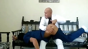 Médico dotado meteu gostoso no enfermeiro