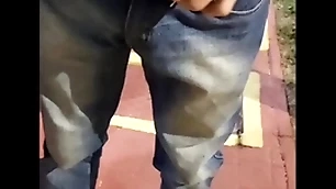 Novinho saiu do trabalho foi para o ponto de ônibus e encontrou uma puta pra aliviar a tensão ( completo small-minded red)