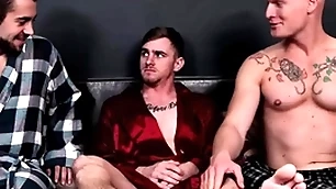 Step-brothers bareback lose one's heart to hot side for christmas - nextdoorbuddies
