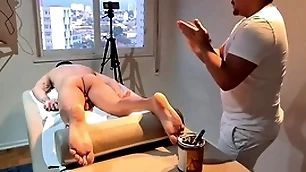 Massagista gostoso me deixou no tesão