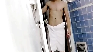 Boning my y. stepbrother close to an obstacle bathtub