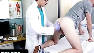 Ill twink myott hunter artifices his doctor to penetrate his grasping asshole - doctor tapes