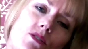 Voiced lovemaking expert shows elsewhere her capability faculty