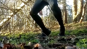Hard twink in trackies big cums in the woods