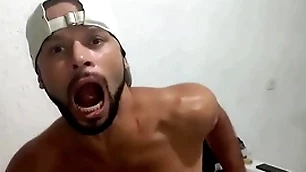 Quer vê não te esquecer, enfia a mão no cu dele e faz ele gritar